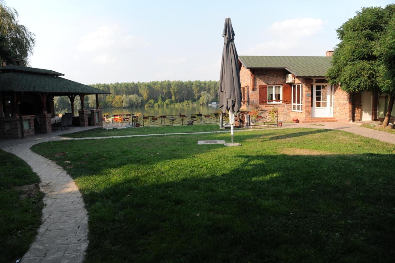 Vila Odmor Na Dunavu Beocin エクステリア 写真
